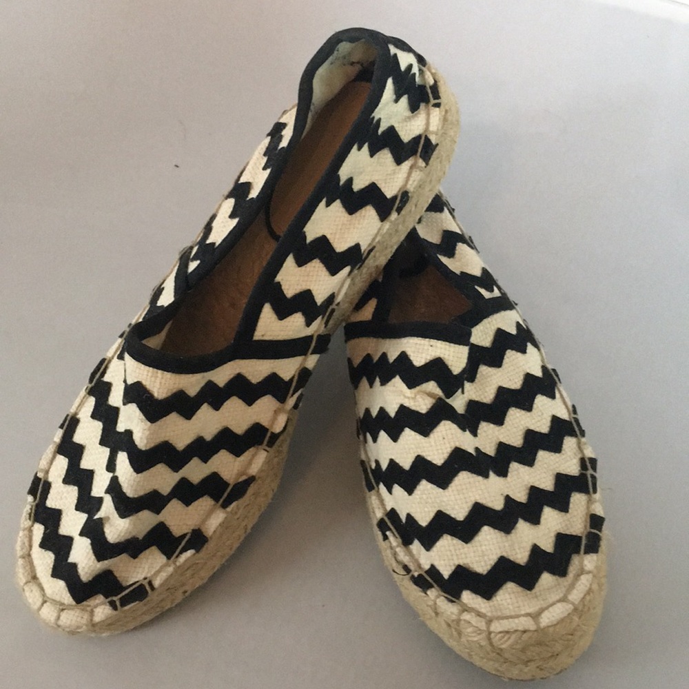 Zara blk wh chevron striped espad flats - Picture 3 of 5